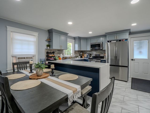 60 Judy Dr, Leominster, MA 01453