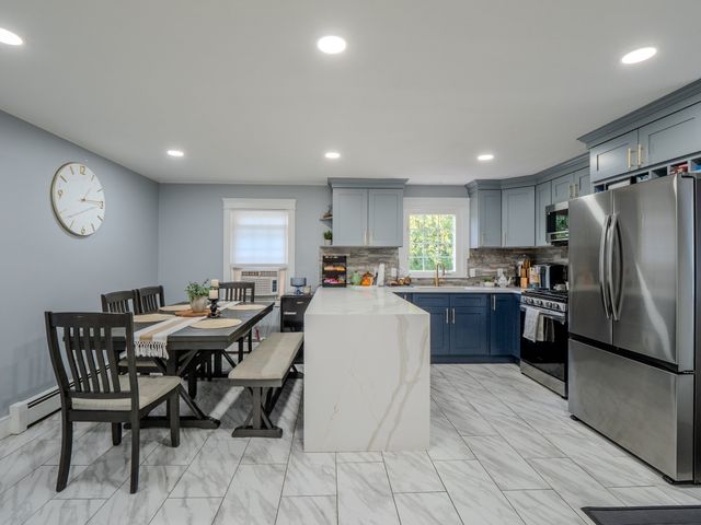 60 Judy Dr, Leominster, MA 01453