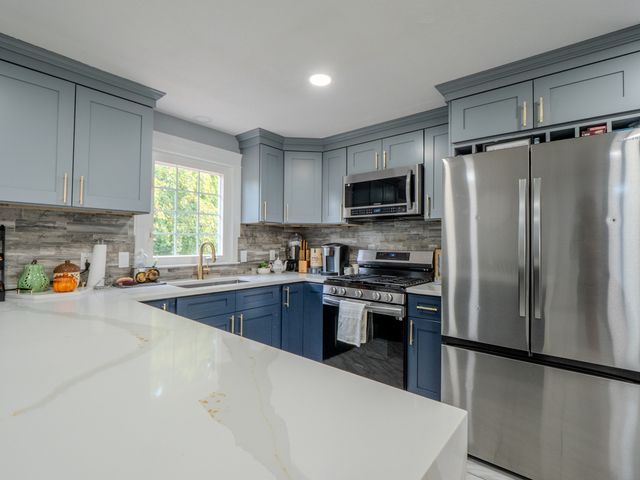 60 Judy Dr, Leominster, MA 01453