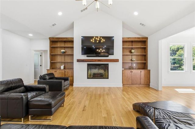 4275 Haynes Circle SW, Snellville, GA 30039