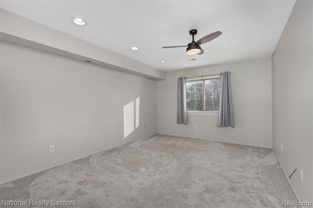 30022 W 12 Mile Road 9, Farmington Hills, MI 48334