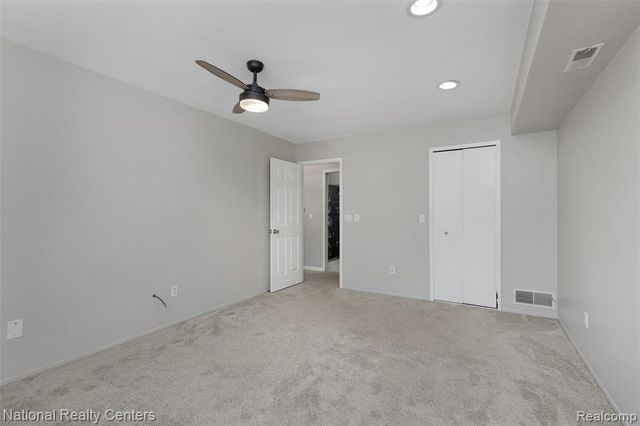 30022 W 12 Mile Road 9, Farmington Hills, MI 48334