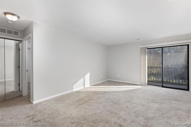 30022 W 12 Mile Road 9, Farmington Hills, MI 48334