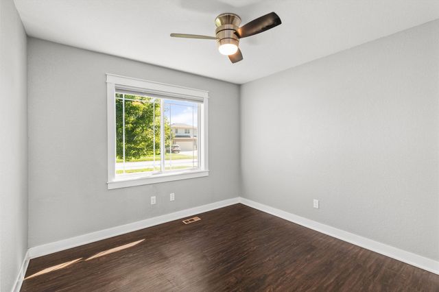 1419 Green Hills Drive, Norwalk, IA 50211