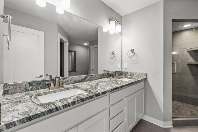 1419 Green Hills Drive, Norwalk, IA 50211