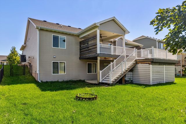 1419 Green Hills Drive, Norwalk, IA 50211