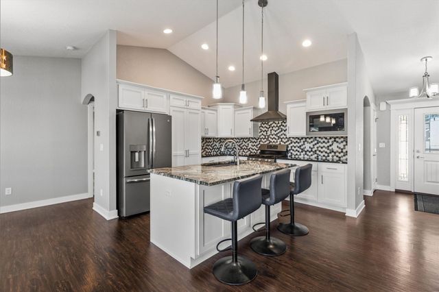1419 Green Hills Drive, Norwalk, IA 50211