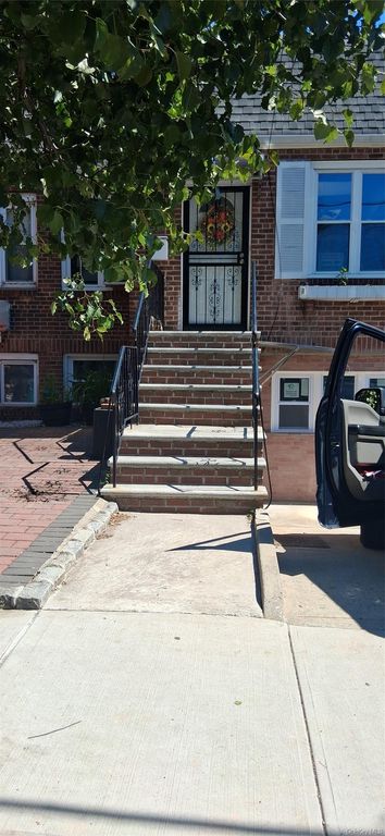 22240 92nd Road 2nd Floor, Queens Village, NY 11428