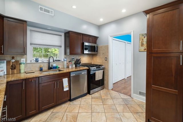 3 Neskell Dr, Bridgewater Twp., NJ 07920