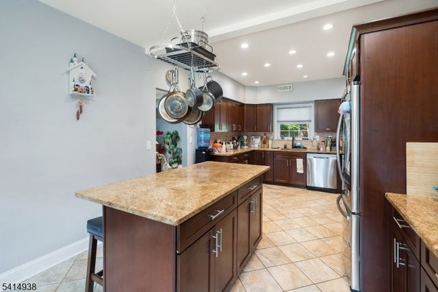 3 Neskell Dr, Bridgewater Twp., NJ 07920