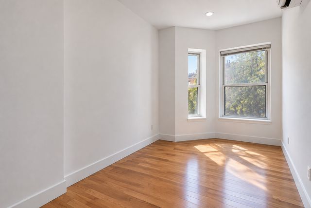 364 MACON Street, New York City, NY 11233