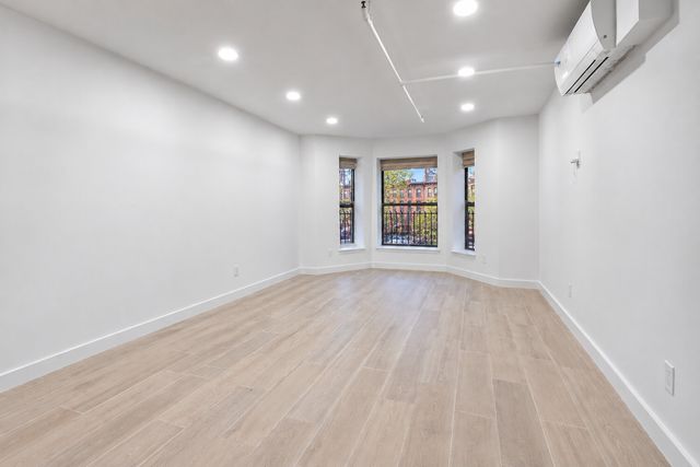 364 MACON Street, New York City, NY 11233