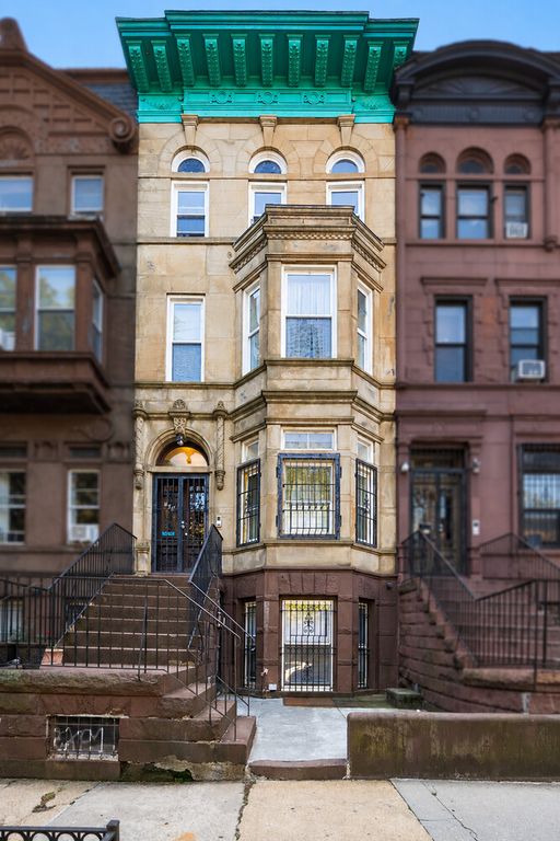 364 MACON Street, New York City, NY 11233