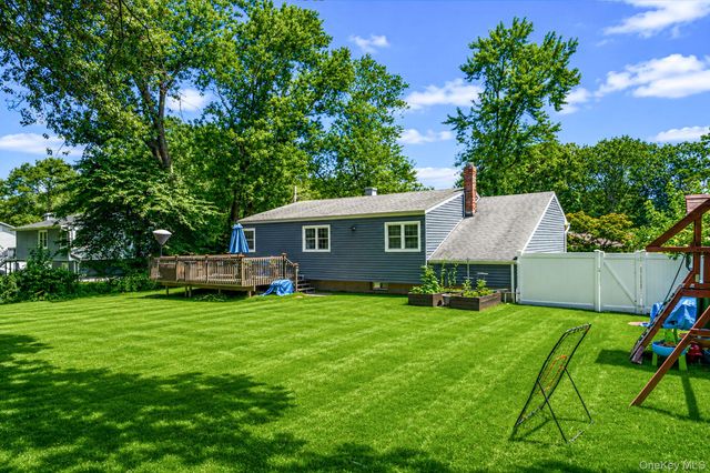 14 Antler Lane, South Setauket, NY 11720