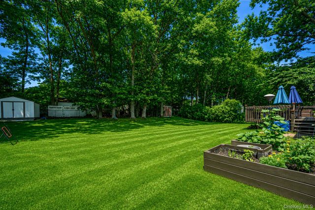 14 Antler Lane, South Setauket, NY 11720