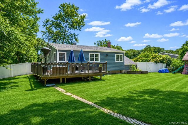14 Antler Lane, South Setauket, NY 11720