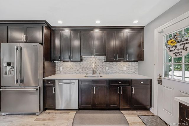 14 Antler Lane, South Setauket, NY 11720