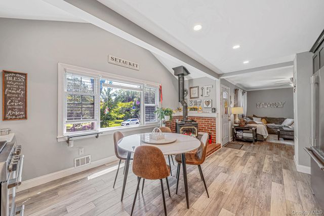 14 Antler Lane, South Setauket, NY 11720