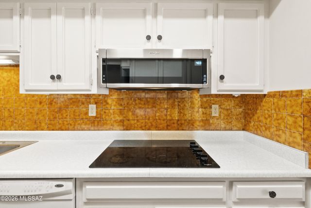 10136 N Valle Del Oro Drive, Tucson, AZ 85737
