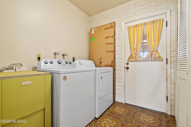 10136 N Valle Del Oro Drive, Tucson, AZ 85737