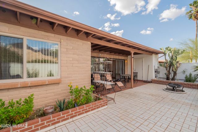 10136 N Valle Del Oro Drive, Tucson, AZ 85737