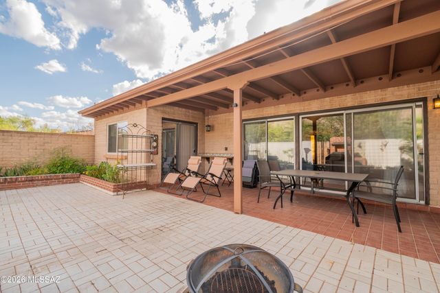 10136 N Valle Del Oro Drive, Tucson, AZ 85737