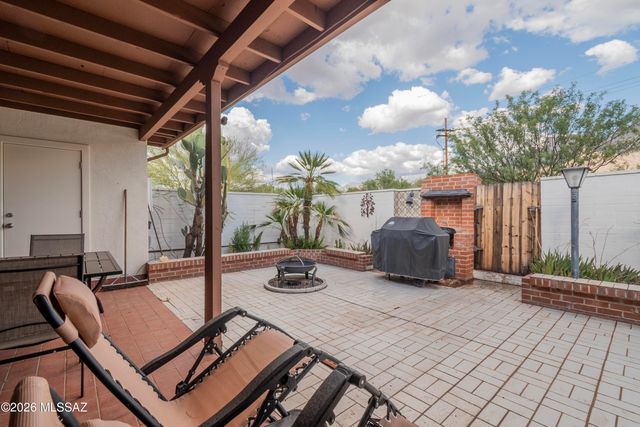 10136 N Valle Del Oro Drive, Tucson, AZ 85737