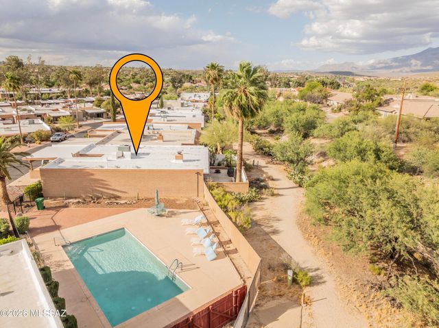 10136 N Valle Del Oro Drive, Tucson, AZ 85737
