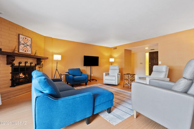 10136 N Valle Del Oro Drive, Tucson, AZ 85737
