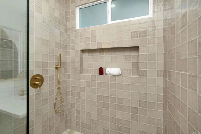18438 Los Alimos St, Northridge, CA 91326