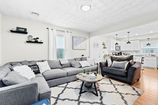 57 Buffum St 1, Salem, MA 01970