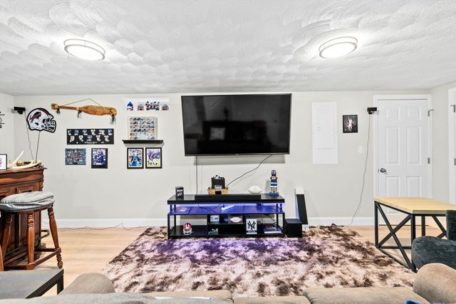 57 Buffum St 1, Salem, MA 01970