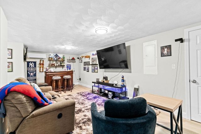 57 Buffum St 1, Salem, MA 01970
