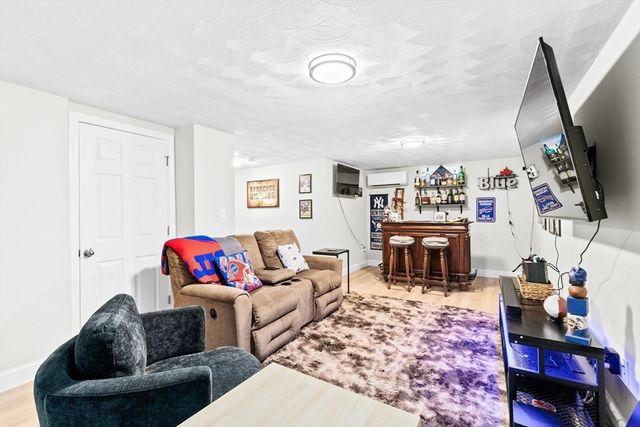 57 Buffum St 1, Salem, MA 01970