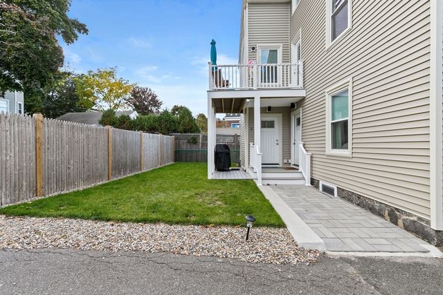 57 Buffum St 1, Salem, MA 01970
