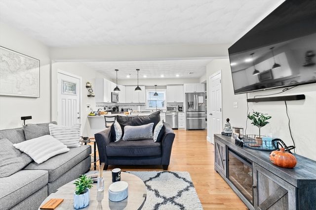 57 Buffum St 1, Salem, MA 01970