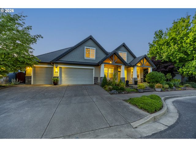 2299 AVENGALE Dr, Eugene, OR 97408