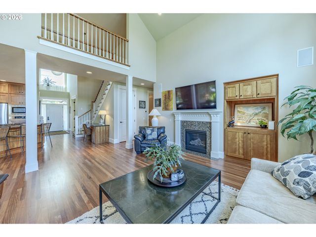 2299 AVENGALE Dr, Eugene, OR 97408
