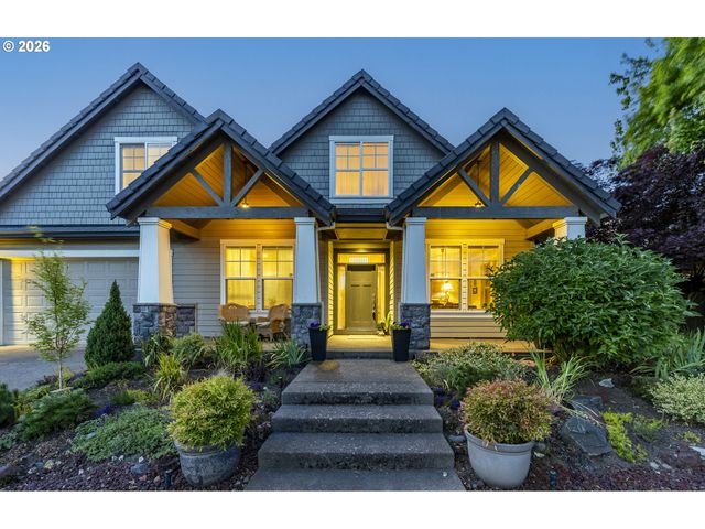 2299 AVENGALE Dr, Eugene, OR 97408