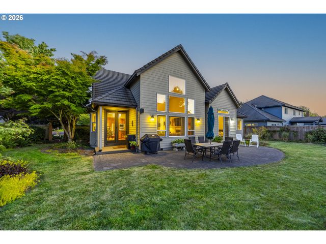 2299 AVENGALE Dr, Eugene, OR 97408