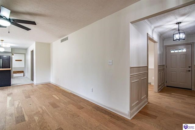 1165 N Logsdon Parkway, Radcliff, KY 40160