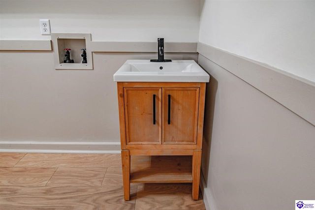 1165 N Logsdon Parkway, Radcliff, KY 40160