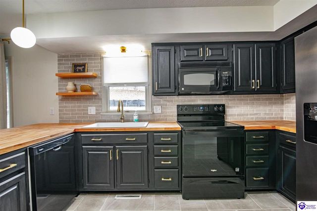 1165 N Logsdon Parkway, Radcliff, KY 40160