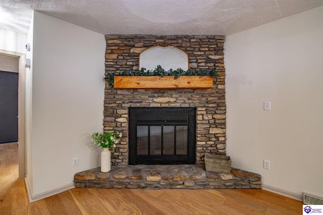 1165 N Logsdon Parkway, Radcliff, KY 40160