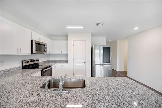 2210 SW 4th ST, Cape Coral, FL 33991