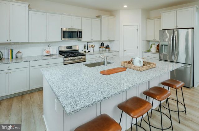 10528 COSMOS CT, La Plata, MD 20646