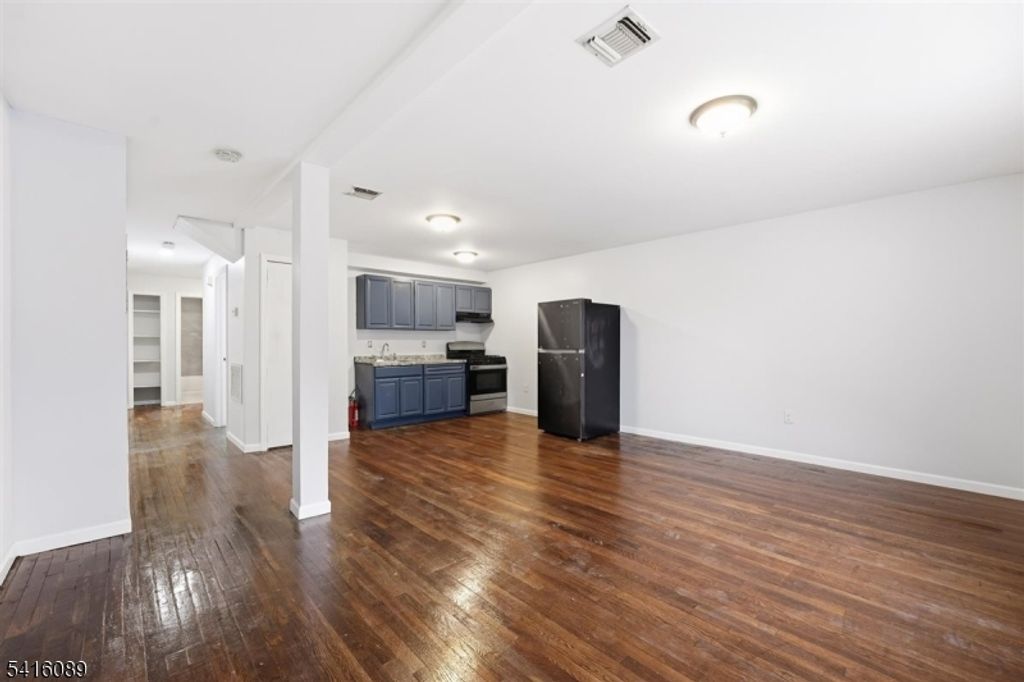 9 Godwin Ave, Paterson City, NJ 07501 — photo 3