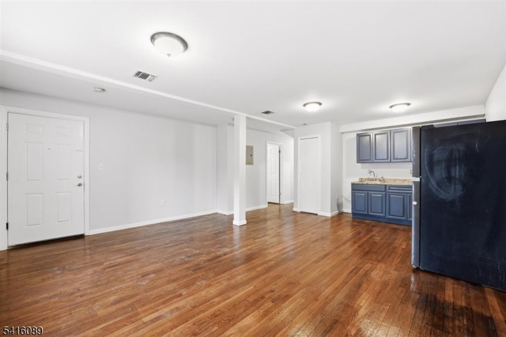 9 Godwin Ave, Paterson City, NJ 07501 — photo 4