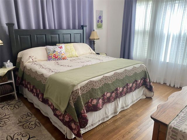 592 E Hempstead, Giddings, TX 78942