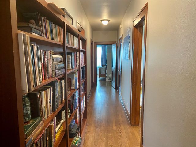 592 E Hempstead, Giddings, TX 78942